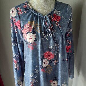 Keren Hart lovely blue floral top size L